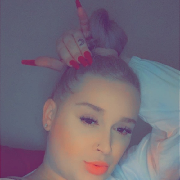 Meet your Posher, Jayli - Picture 1 of 1